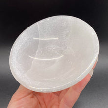Load image into Gallery viewer, Selenite Bowl Traditional