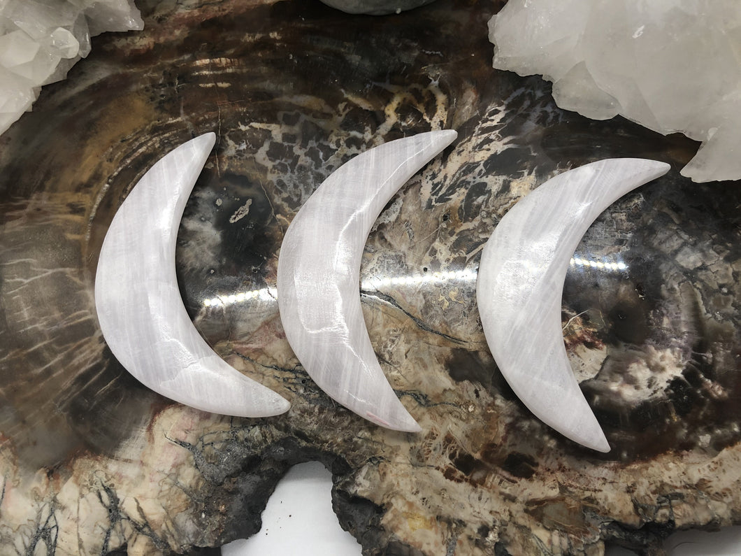 Mangano Calcite Crescent Moon