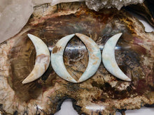 Load image into Gallery viewer, Caribbean Calcite Crescent Moon
